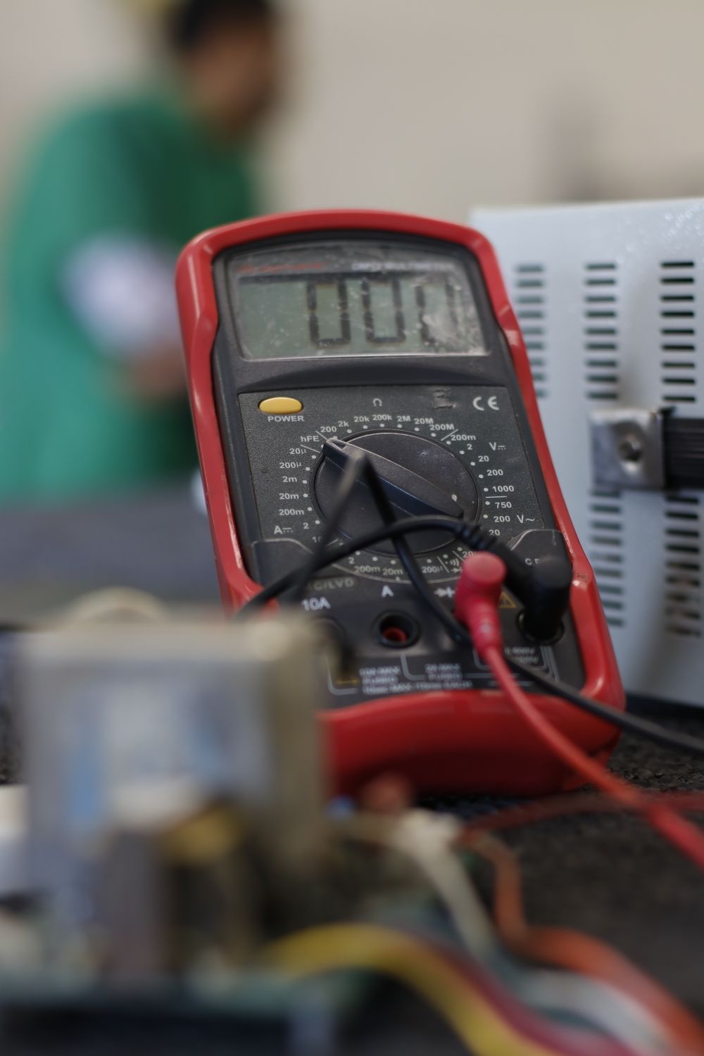 Digital multimeter and electrical diagnostic equipment